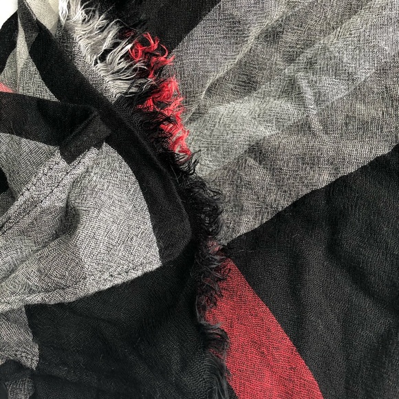 NWT V Fraas Macys Black Plaid Scarf Lightweight - Picture 2 of 4